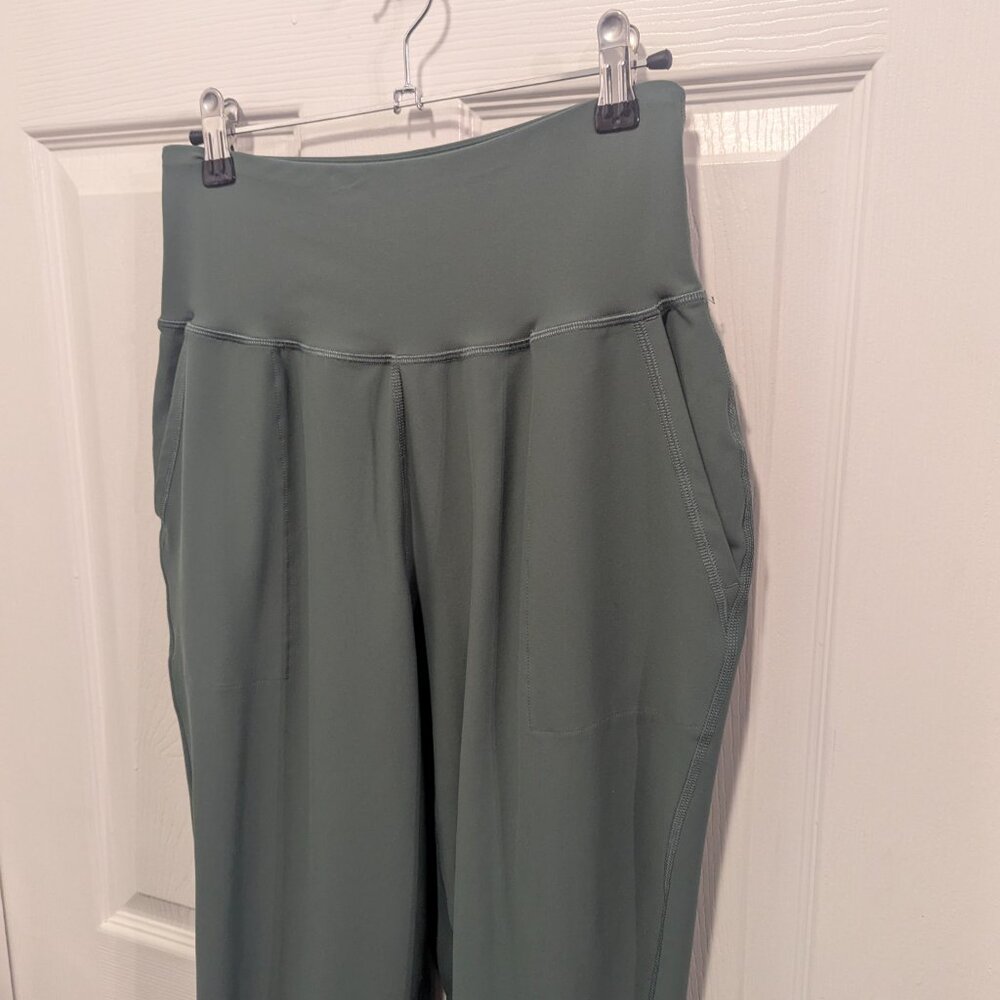 Old Navy olive green leggings -M - Picture 2 of 5